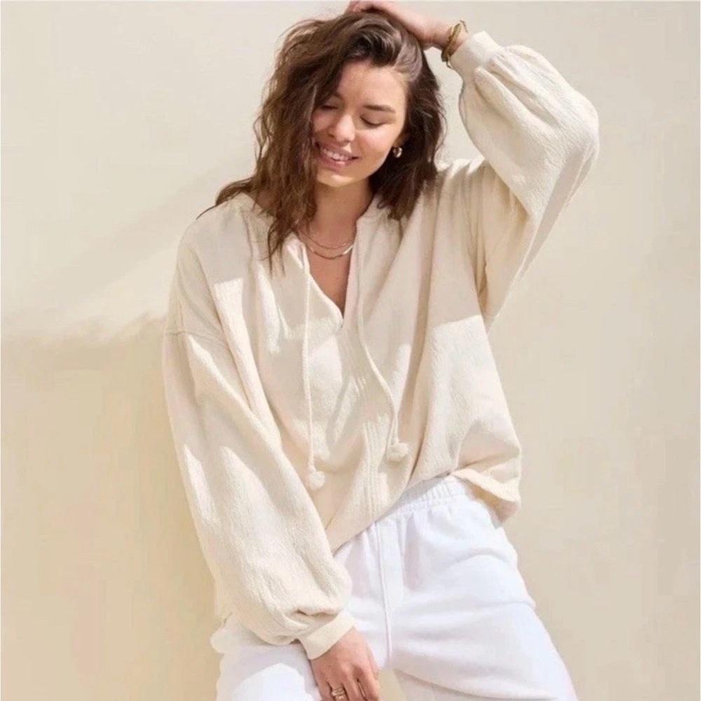 Aerie Easy Street Sweatshirt Size Medium Pullover Oversized Tie Neck Cream